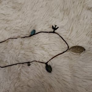 Leather necklace with beads